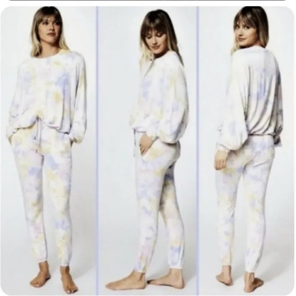 Young, Fabulous, & Broke 2 piece set (sweater and joggers)